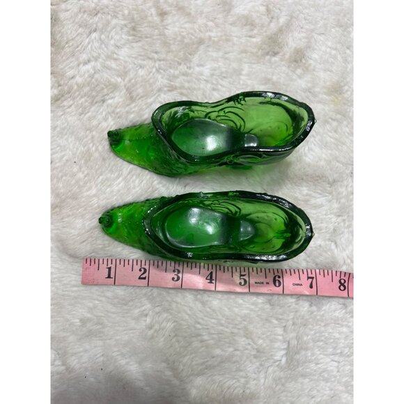 Vintage Green Glass Elf Shoe Figurines Set & Decorative Collectibles - Picture 6 of 6